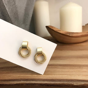 Brinco Laço Dourado