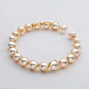 Bracelete de Pérolas de Agua Doce Banhado a Ouro
