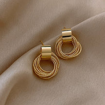 Brinco Laço Dourado