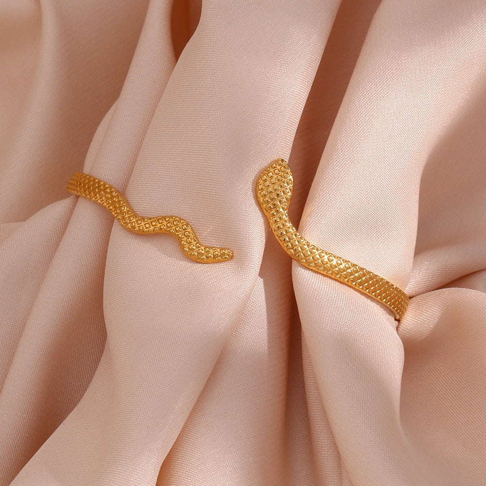 Pulseira Feminina Serpente Banhada a Ouro