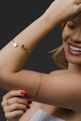 Bracelete Trevo 4 Folhas Van Cleef Folheado a Ouro 18k